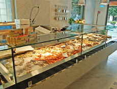 Gem R4-S3: fish and seafood display