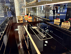 Gem with drawers interior