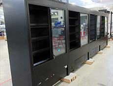 Muro H78 line in black cold and hot with glass doors